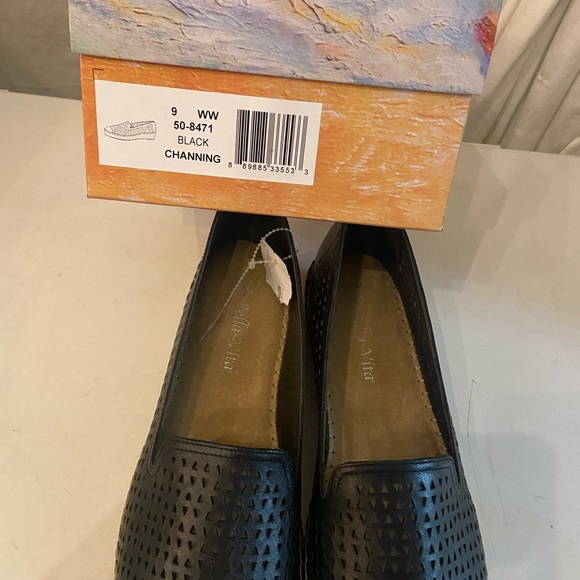 Bella Vita black leather 1” wedge flats size 9WW NIB - Picture 8 of 8